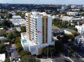 900 SW 8th St 1009, Miami FL 33130