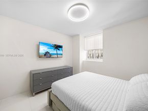 4779 Collins Ave 907, Miami Beach FL 33140