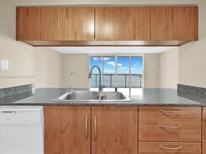 1200 Brickell Bay Dr 3501, Miami FL 33131