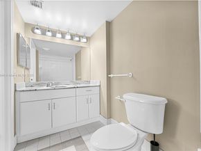 1200 Brickell Bay Dr 3501, Miami FL 33131