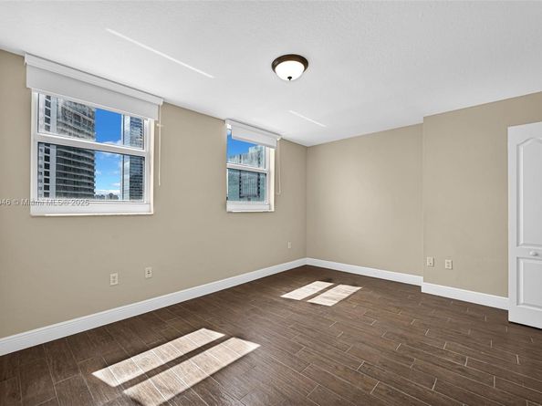 1200 Brickell Bay Dr 3501, Miami FL 33131