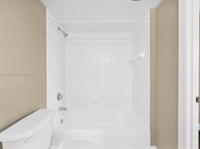 1200 Brickell Bay Dr 3501, Miami FL 33131