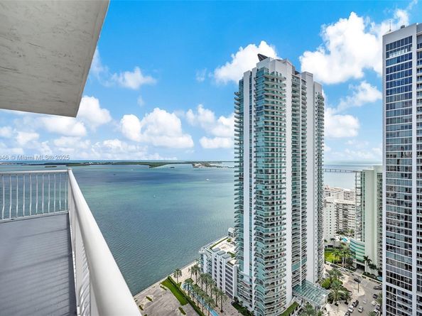 1200 Brickell Bay Dr 3501, Miami FL 33131