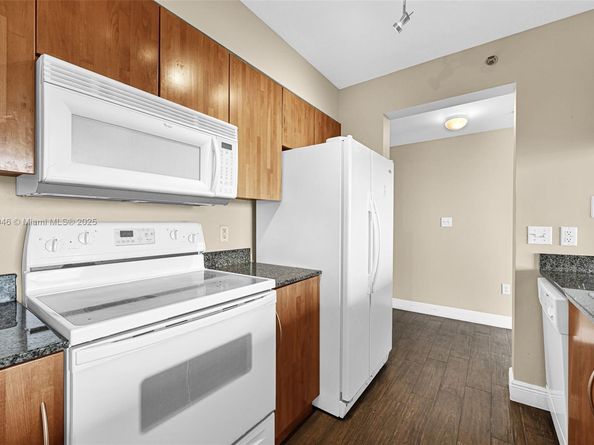1200 Brickell Bay Dr 3501, Miami FL 33131