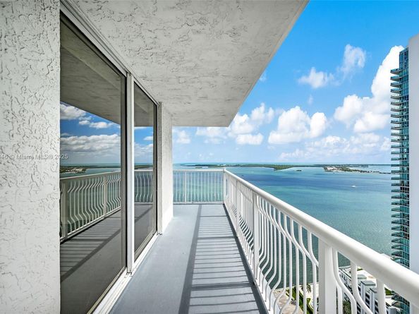 1200 Brickell Bay Dr 3501, Miami FL 33131