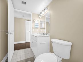 1200 Brickell Bay Dr 3501, Miami FL 33131
