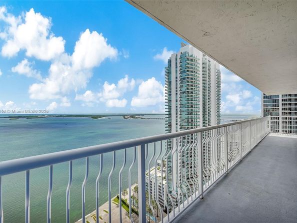 1200 Brickell Bay Dr 3501, Miami FL 33131