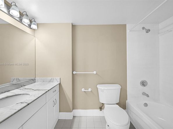 1200 Brickell Bay Dr 3501, Miami FL 33131