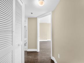 1200 Brickell Bay Dr 3501, Miami FL 33131