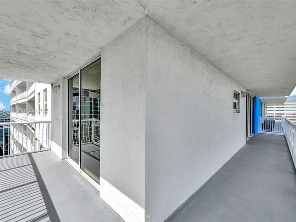 1200 Brickell Bay Dr 3501, Miami FL 33131