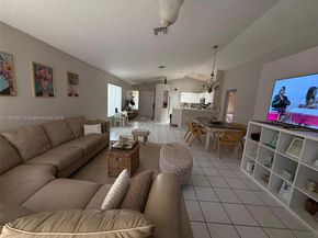 1316 Majesty Ter, Weston FL 33327