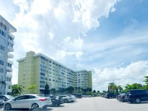 4400 Hillcrest Dr 1005A, Hollywood FL 33021