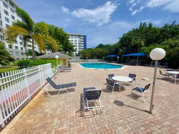 4400 Hillcrest Dr 1005A, Hollywood FL 33021