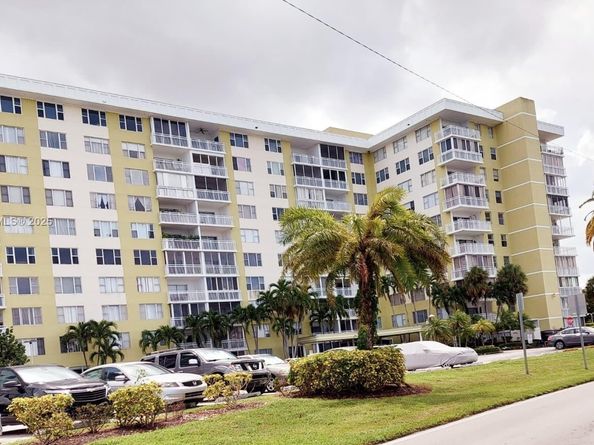 4400 Hillcrest Dr 1005A, Hollywood FL 33021
