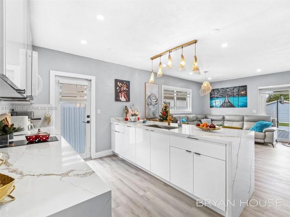 3341 NW 20th St, Miami FL 33142