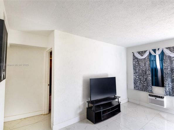 2651 NW 13th St 43, Miami FL 33125