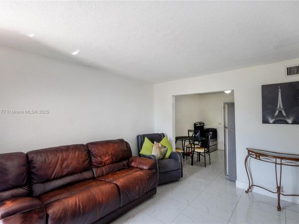 2651 NW 13th St 43, Miami FL 33125