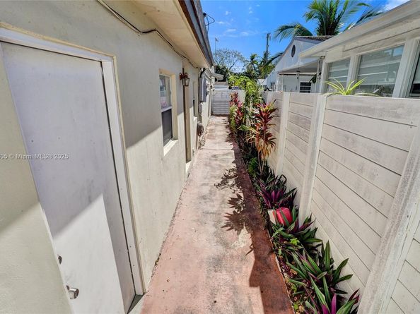 1310 N 24th Ave, Hollywood FL 33020