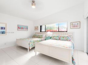 811 N Highland Dr, Hollywood FL 33021