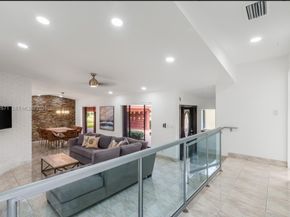 811 N Highland Dr, Hollywood FL 33021