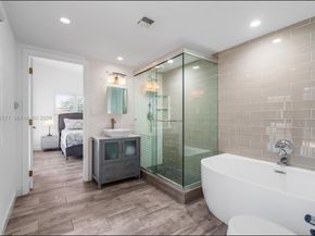 811 N Highland Dr, Hollywood FL 33021