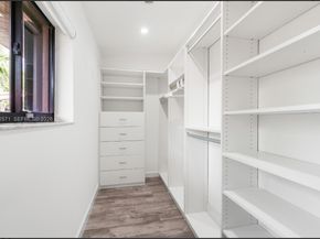 811 N Highland Dr, Hollywood FL 33021