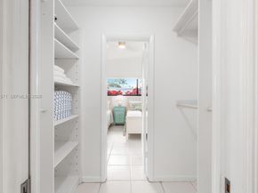 811 N Highland Dr, Hollywood FL 33021