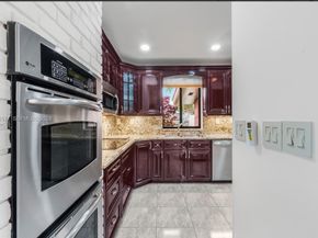 811 N Highland Dr, Hollywood FL 33021