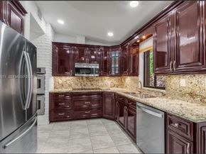 811 N Highland Dr, Hollywood FL 33021