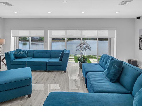 5602 White Cedar Ln, Tamarac FL 33319