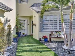 4737 NW 98th Pl, Doral FL 33178