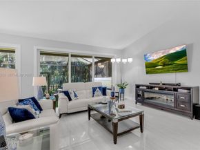 4737 NW 98th Pl, Doral FL 33178