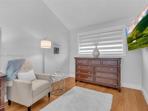 4737 NW 98th Pl, Doral FL 33178