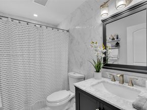 4737 NW 98th Pl, Doral FL 33178