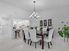 4737 NW 98th Pl, Doral FL 33178