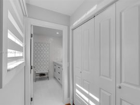 4737 NW 98th Pl, Doral FL 33178