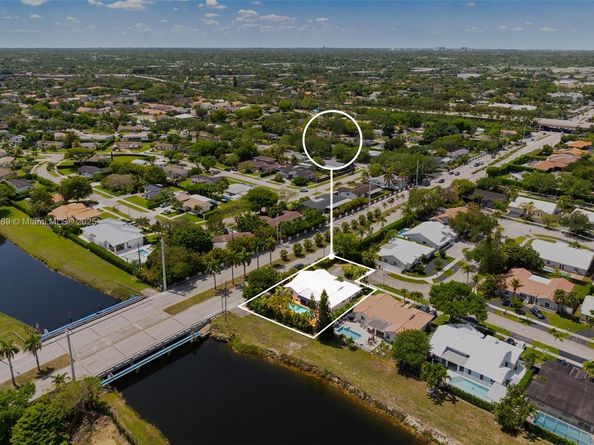 8610 SW 83rd St, Miami FL 33143