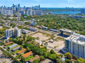2421 NE 187th St, Miami FL 33180