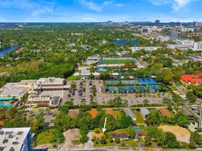 2421 NE 187th St, Miami FL 33180