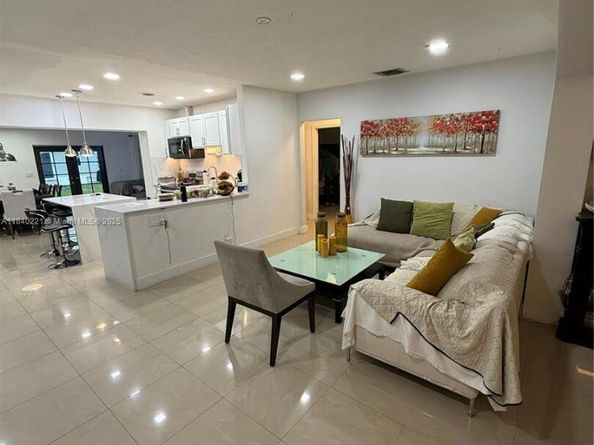 1031 NE 142nd St, North Miami FL 33161