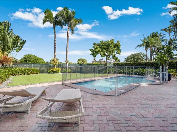 19411 NE 17th Ave, Miami FL 33179