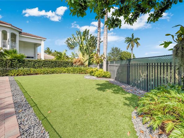 19411 NE 17th Ave, Miami FL 33179
