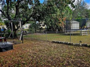 6141 SW 41st Ct, Davie FL 33314