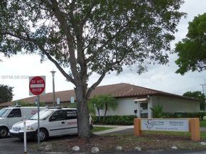 1600 SW 127th Way 101C, Pembroke Pines FL 33027