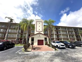 1600 SW 127th Way 101C, Pembroke Pines FL 33027