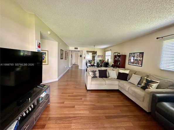 1600 SW 127th Way 101C, Pembroke Pines FL 33027