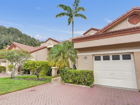 9743 Malvern Dr, Tamarac FL 33321