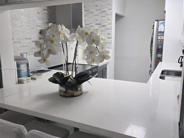 9410 Live Oak Pl 103, Davie FL 33324