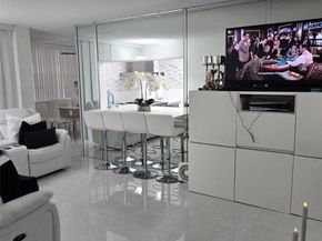 9410 Live Oak Pl 103, Davie FL 33324