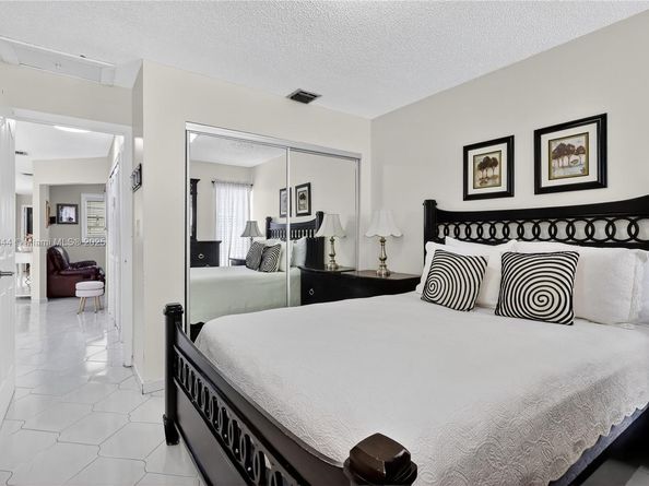 6570 W 2nd Ct 19C, Hialeah FL 33012
